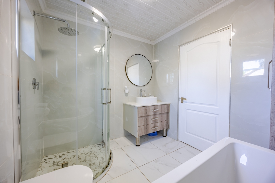 4 Bedroom Property for Sale in Bothasig Western Cape